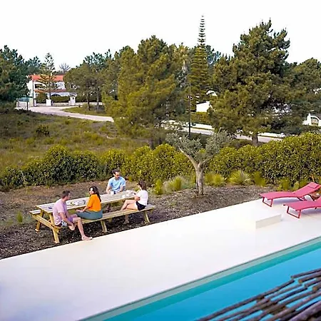 Отель Birds Of Paradise - Boutique Surf *
